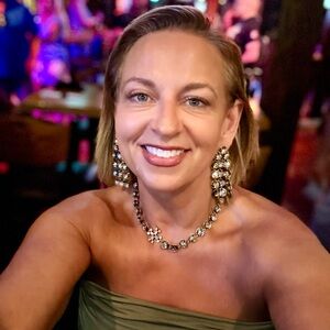 Meet your Posher, Jennifer